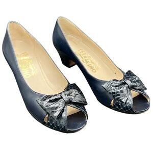 👠 Ferragamo 6B Navy Leather PeepToe Pumps Snakeskin Bow Vintage Office Chic 90s